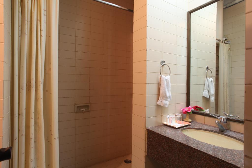 Hotel Jammu Ashok Pokoj fotografie